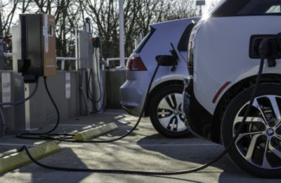 Akaryakıt İstasyonlarına Elektrikli Şarj İstasyonları Geliyor